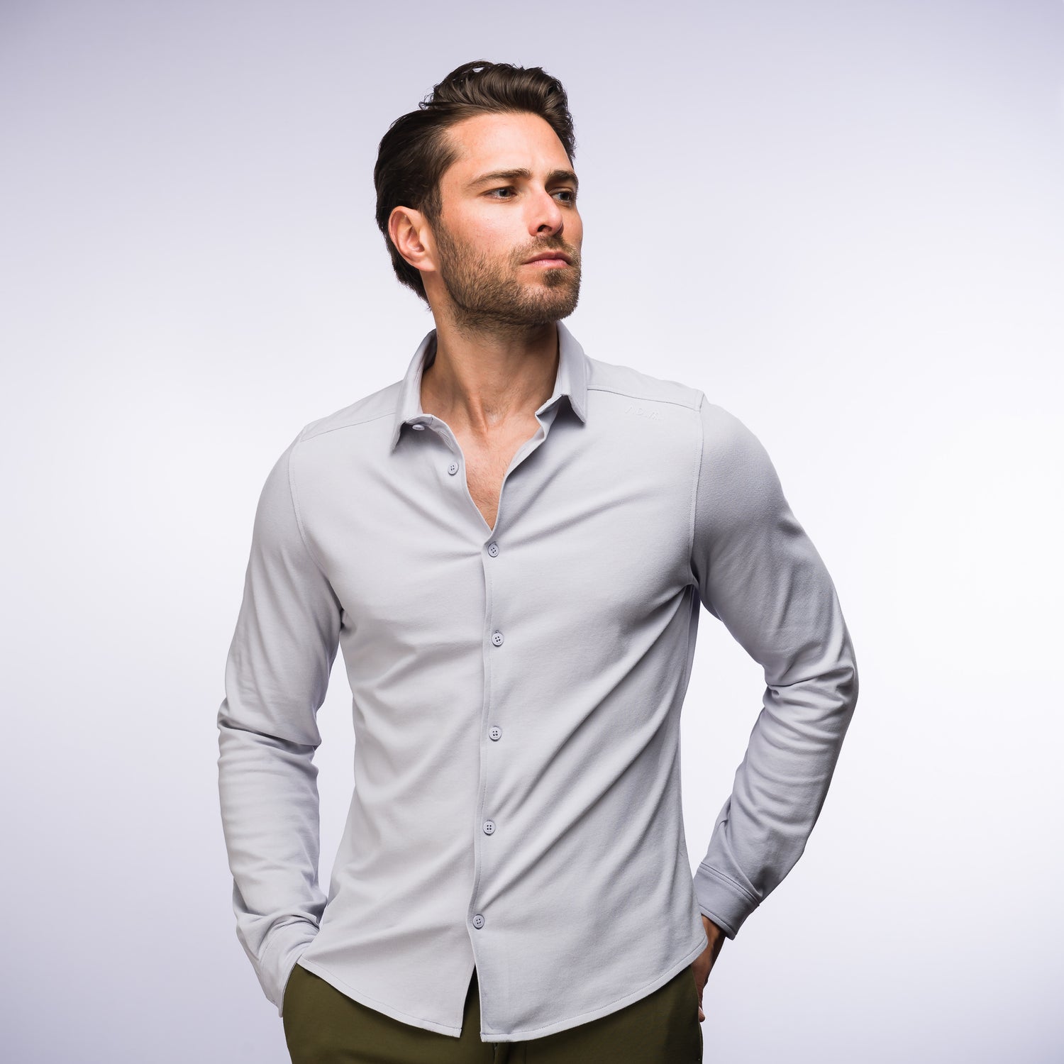 La chemise à manches longues